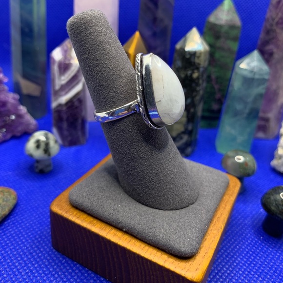 White Moonstone w Subtle Blue Flashes! .925 Sterling Plated, SPECIAL PRICE! 🤑 - Picture 4 of 11